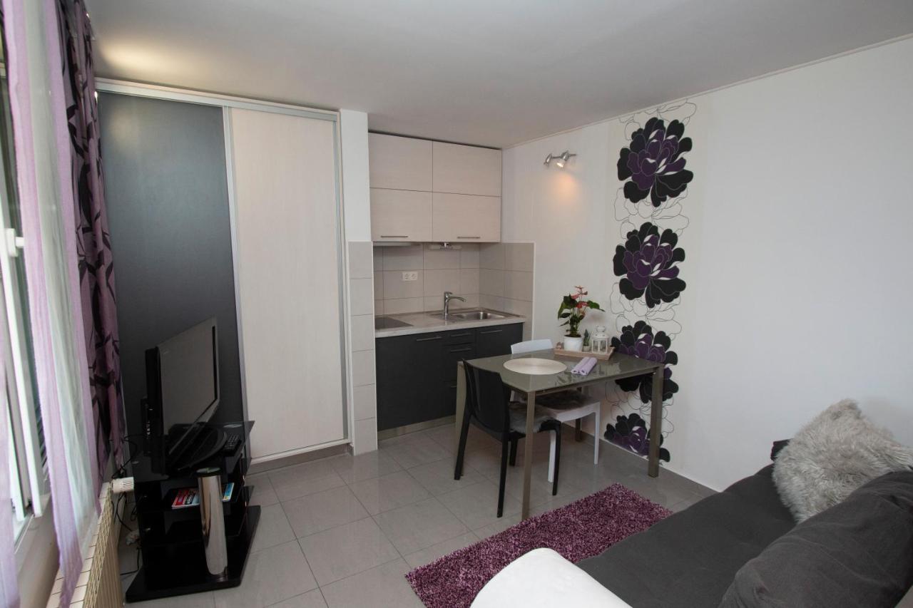 Apartment Zizi Omiš Екстериор снимка
