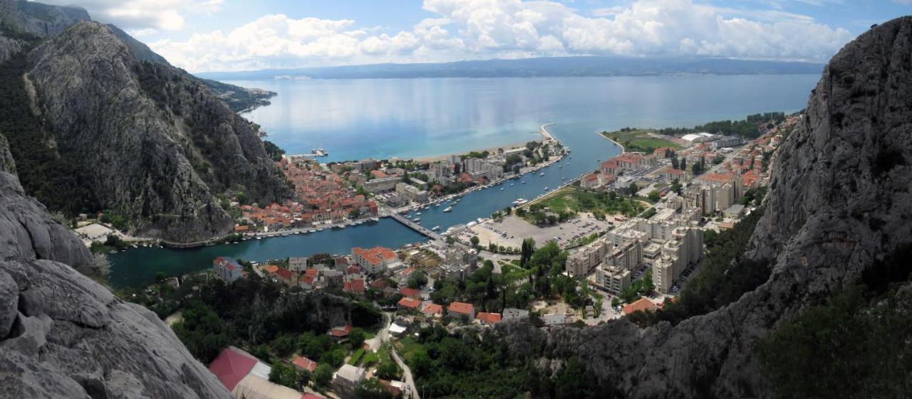 Apartment Zizi Omiš Екстериор снимка