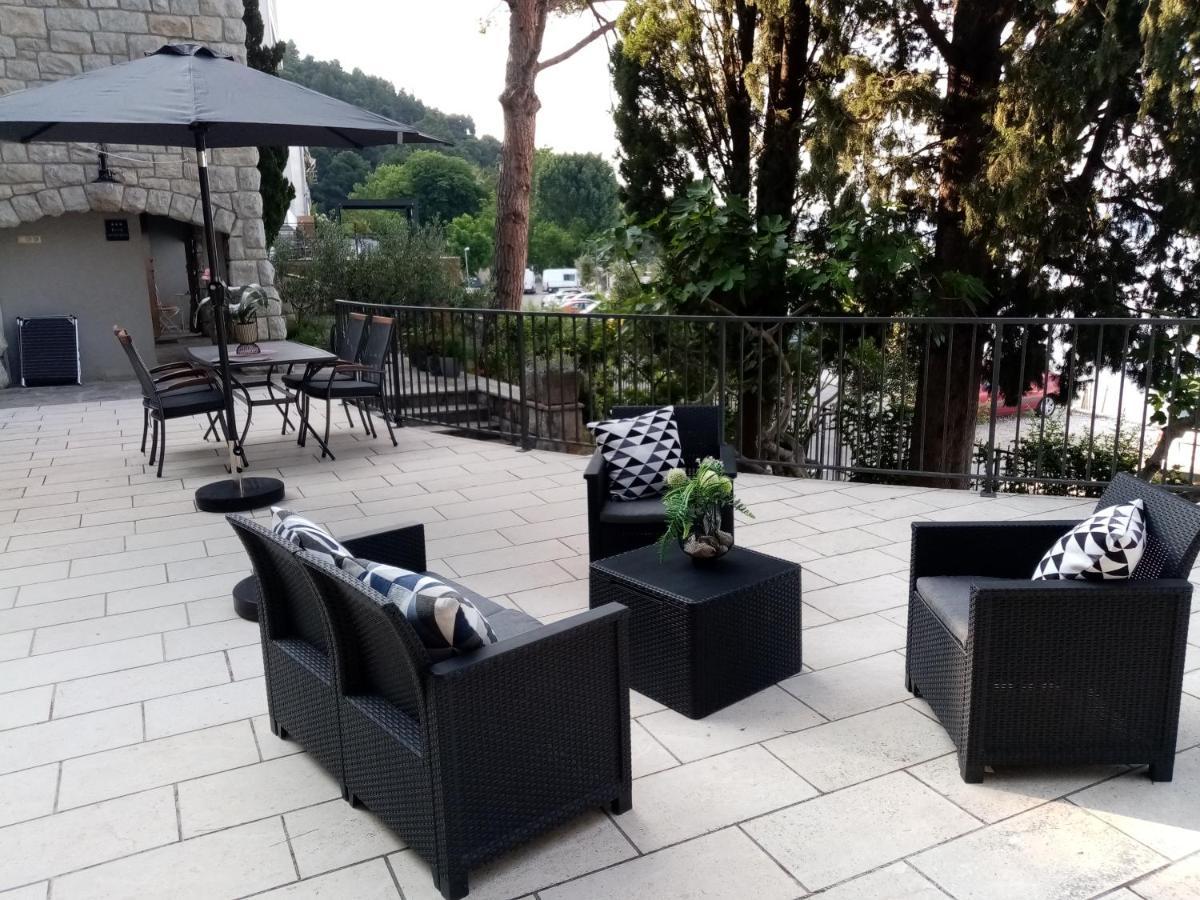 Apartment Zizi Omiš Екстериор снимка
