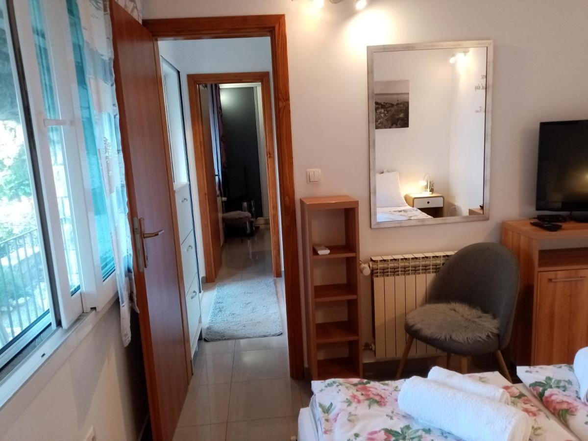 Apartment Zizi Omiš Екстериор снимка