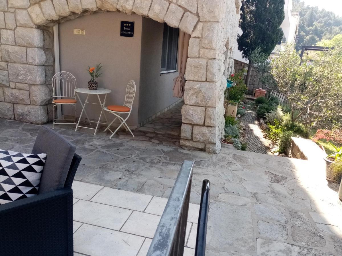 Apartment Zizi Omiš Екстериор снимка